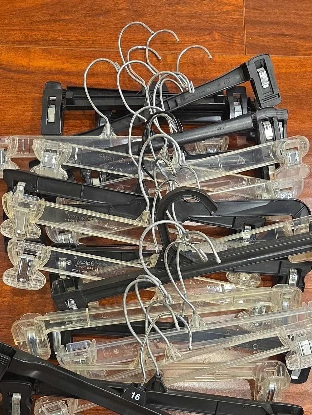 Bundle of 20 Hangers